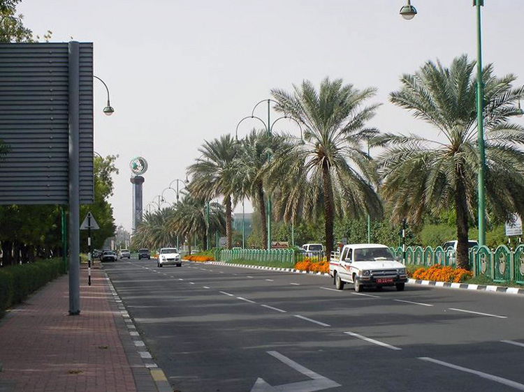 800px-Street_in_Al-Ain_UAE_b
