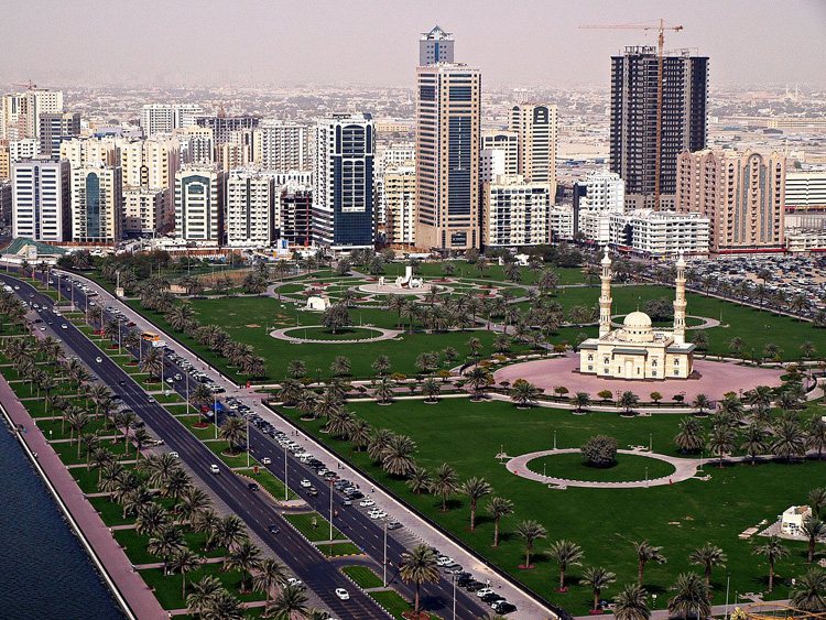 Abu_Dhabi_Corniche_Skyline_a